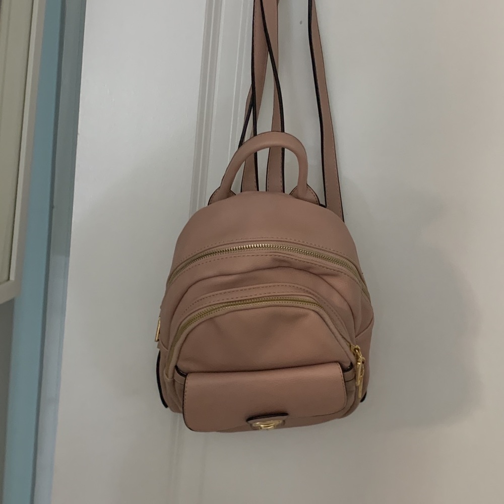 Backpack - Picture 2 of 11